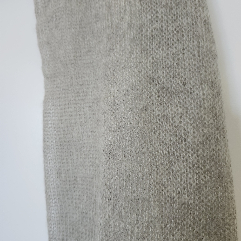H&M Large Light Gray Mohair Blend Scarf - Picture 4 of 6